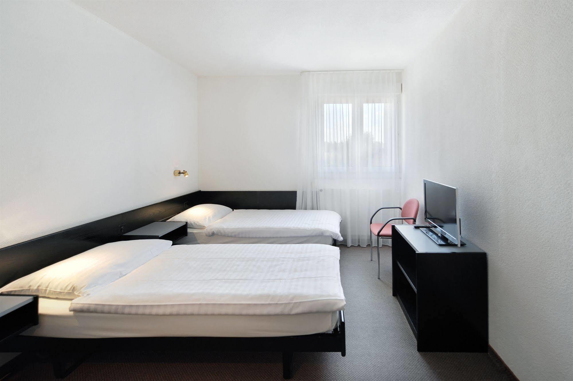 Hotel Des Mosaiques Orbe Εξωτερικό φωτογραφία
